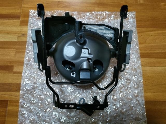 ヤマハ YAMAHA XSR900 純正ヘッドライト