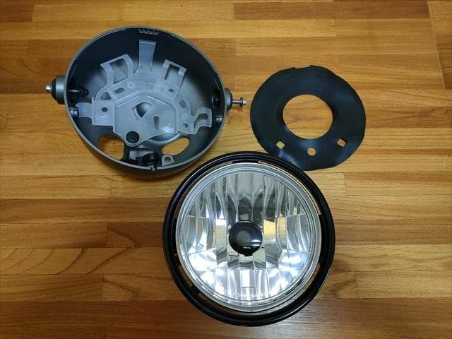 ヤマハ YAMAHA XSR900 純正ヘッドライト