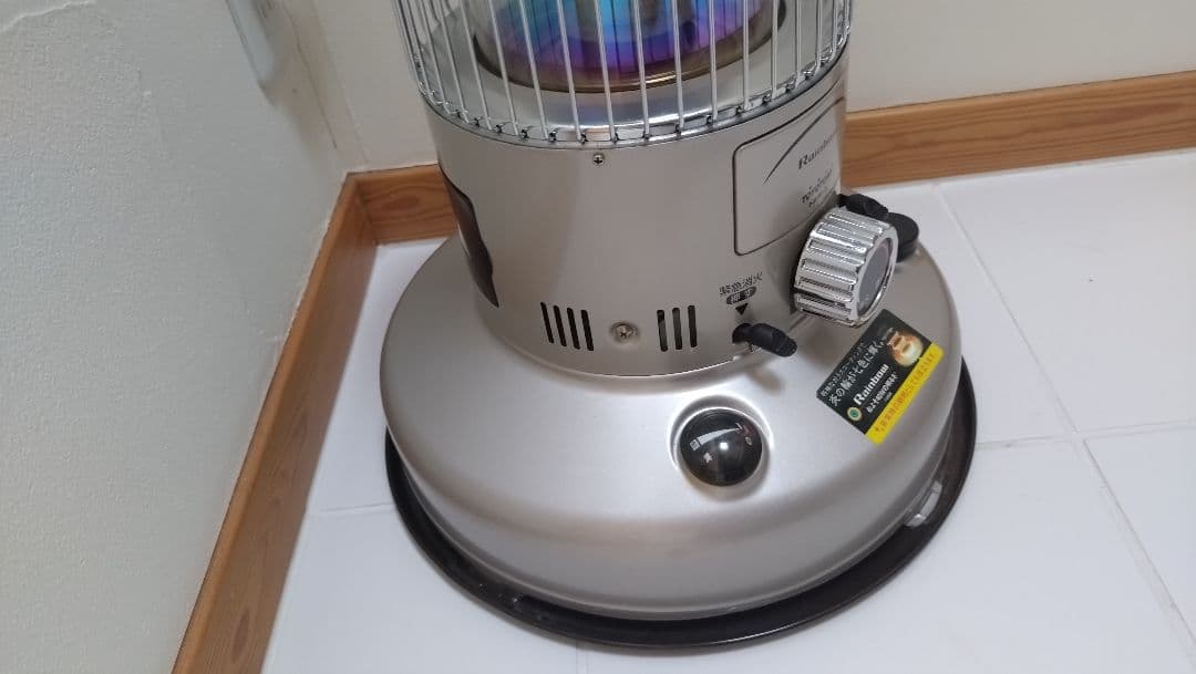 愚*歩様 トヨトミ　レインボーストーブ　RB-25 DRainbow 灯油ストー