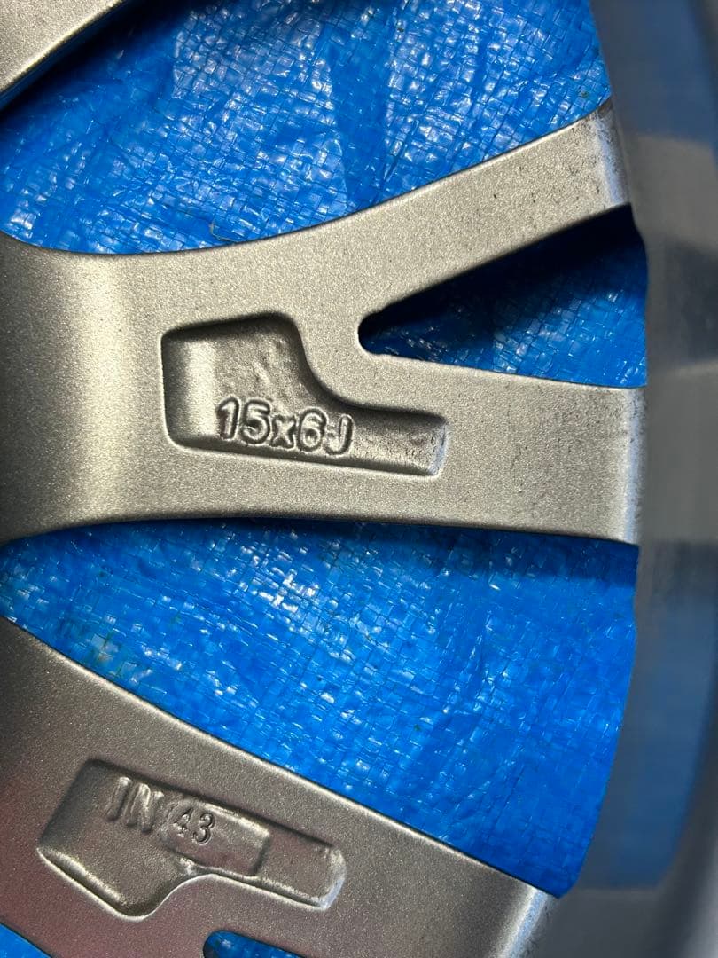 185/60R15 スタッドレス4本セット　シエンタ等に！2023年製造　バリ山