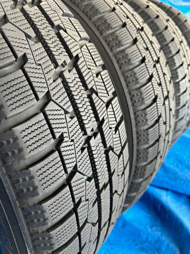 185/60R15 スタッドレス4本セット　シエンタ等に！2023年製造　バリ山