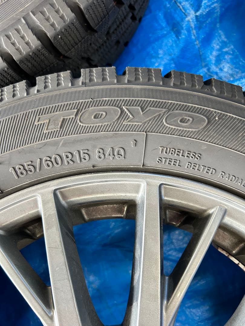 185/60R15 スタッドレス4本セット　シエンタ等に！2023年製造　バリ山
