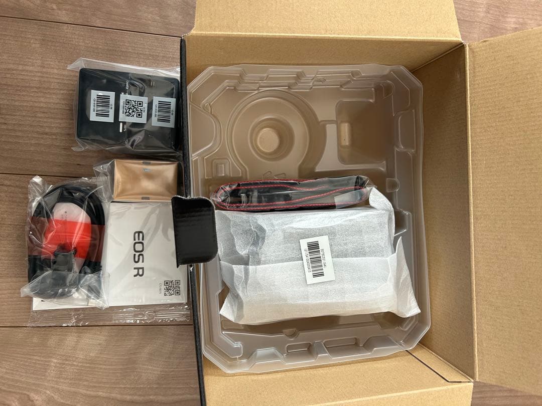 Canon EOS R ミラーレスカメラ 本体