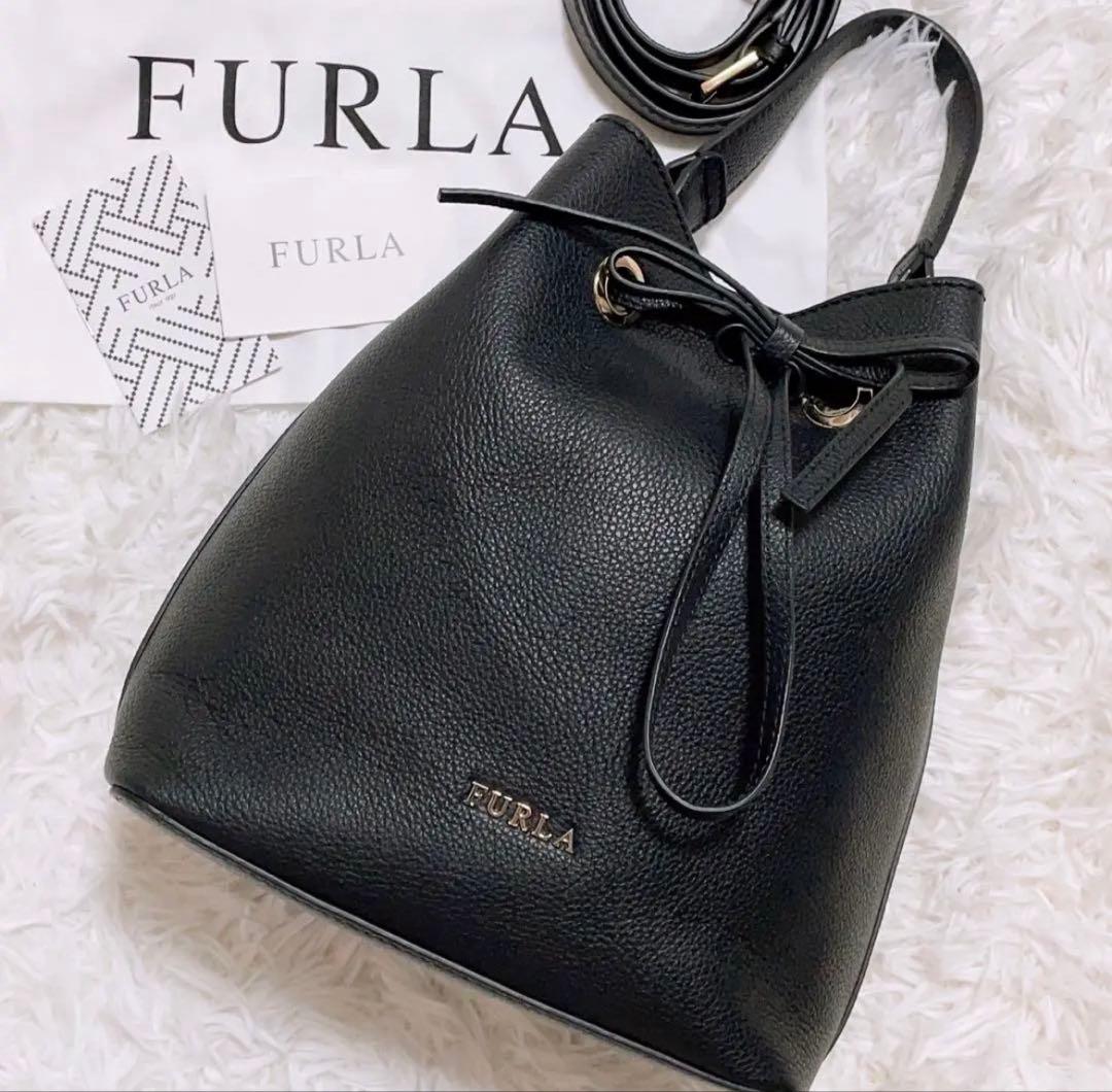 FURLA ブラック バケットバッグ　バケツ型ショルダーバッグ