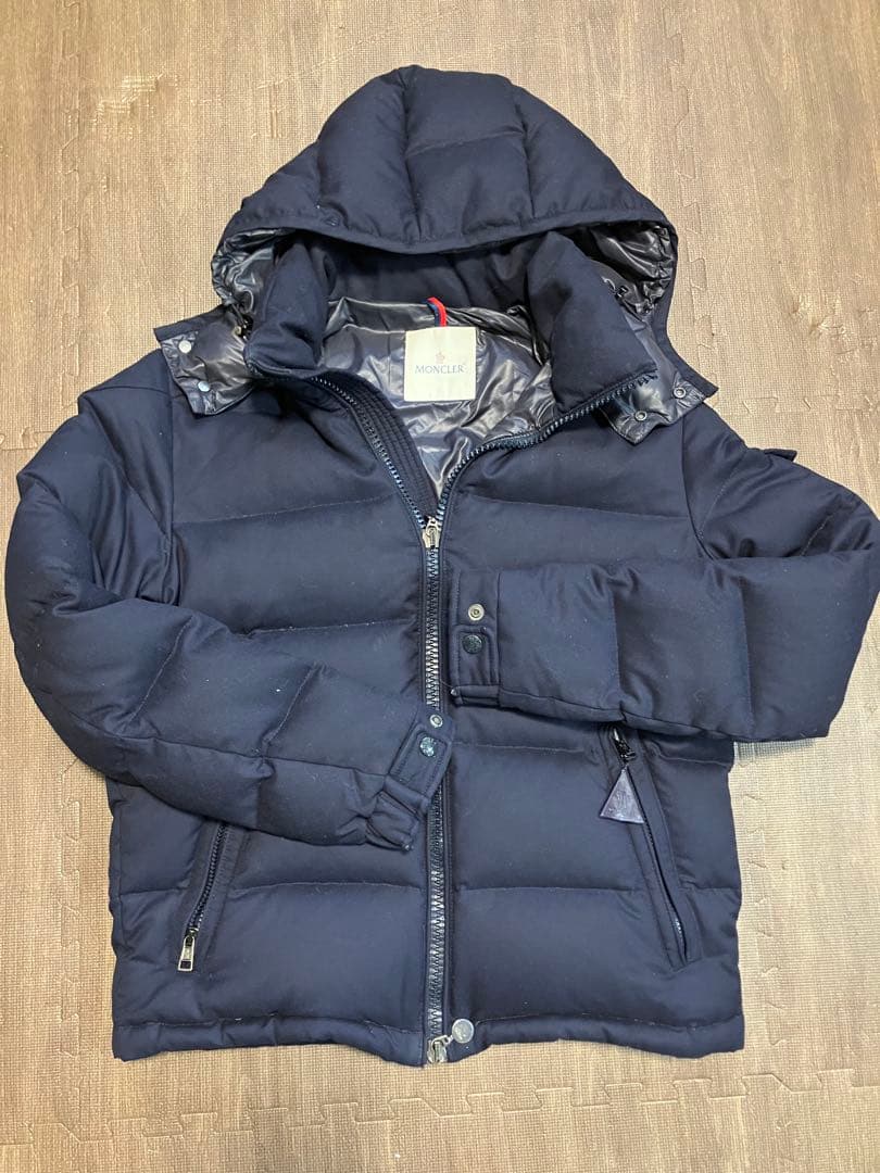 期間限定　値引き（1/25まで）Moncler ネイビー ダウンジャケット