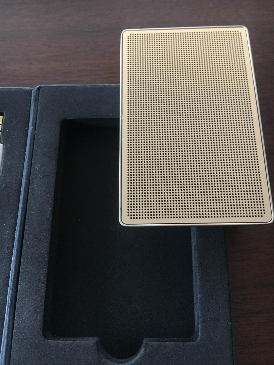 バーニーズNY  携帯スピーカー