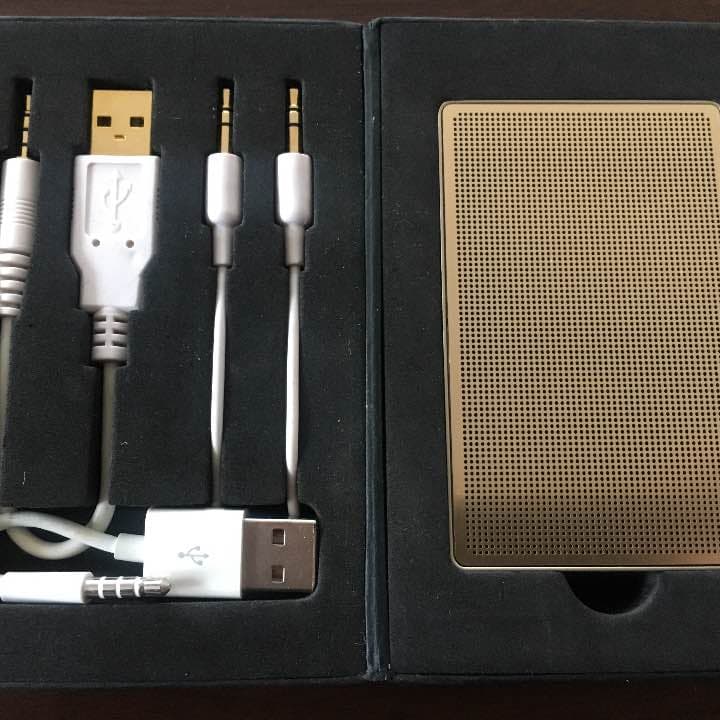 バーニーズNY  携帯スピーカー