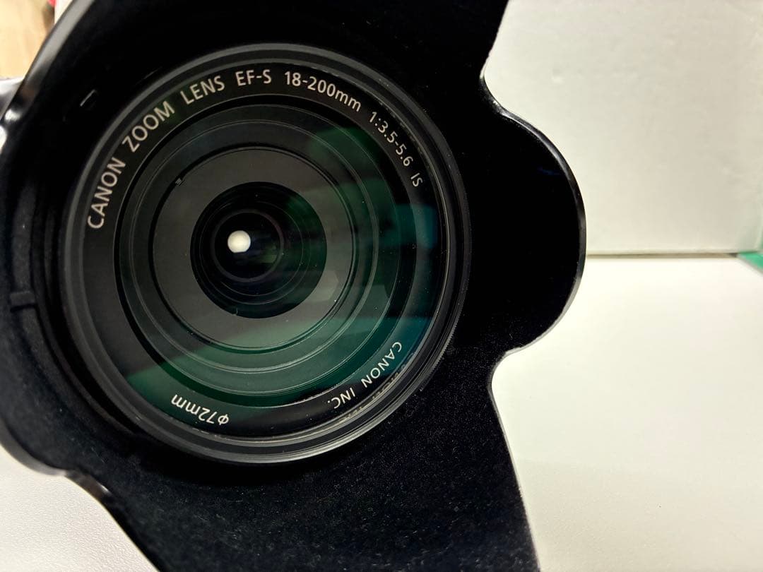 canon70d 18-200レンズ付き　予備バッテリー有り