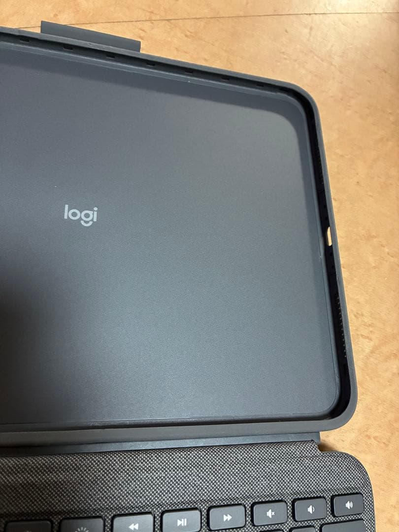 【美品】Logicool Combo Touch（第10世代用iPad用カバー）