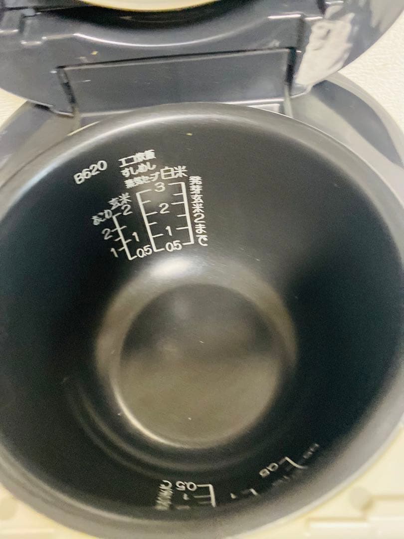 ZOJIRUSHI 圧力IH炊飯ジャー 極め炊きNP-RT05型 ブラック