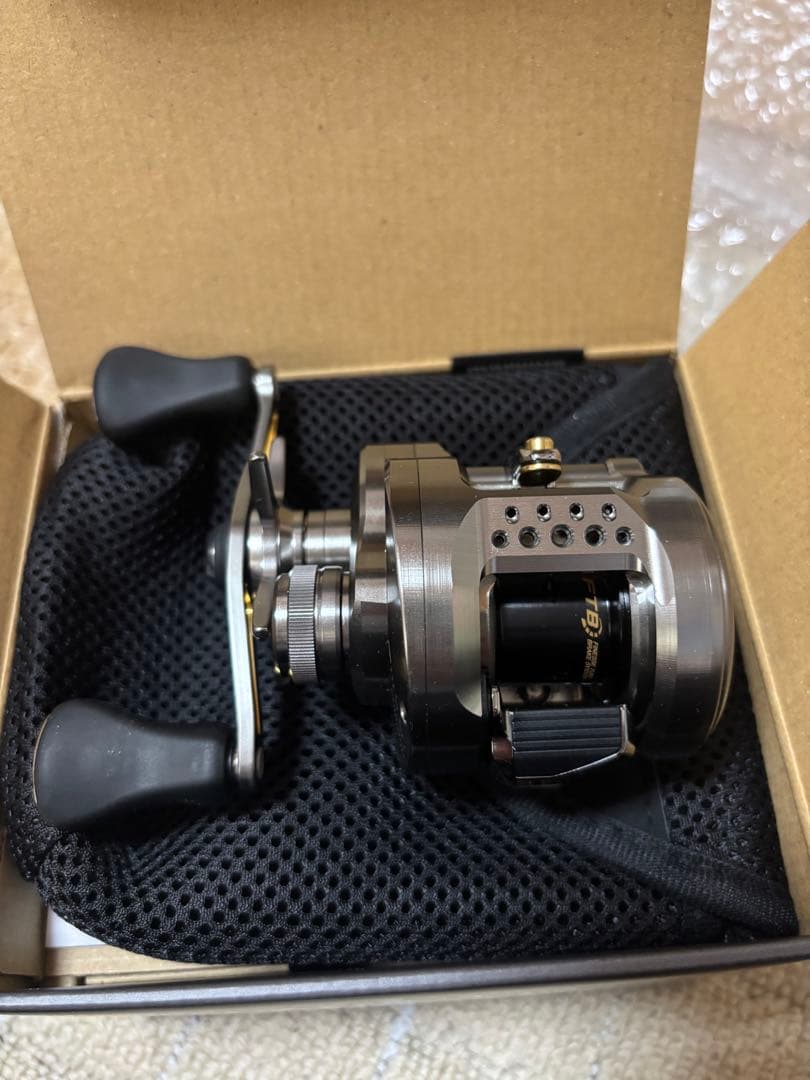 23CALCUTTA CONQUEST BFS XG ベイトリール LEFT