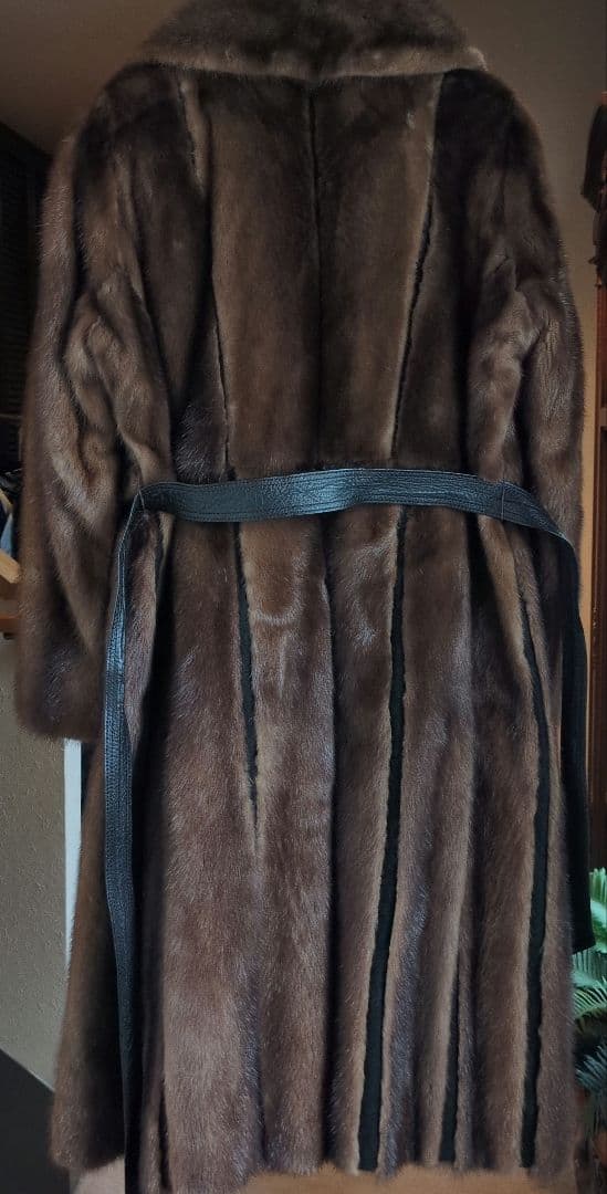 ブラウン毛皮ロング　ミンクコート　革ベルト　13号