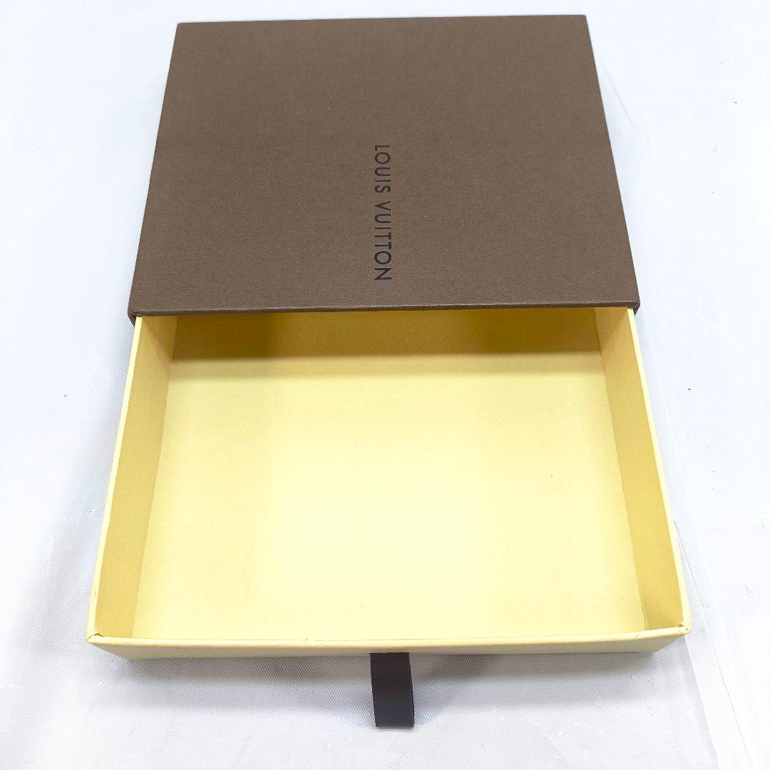 美品 ルイヴィトン ヴェルニ ジッピーパース ボルドー M93607