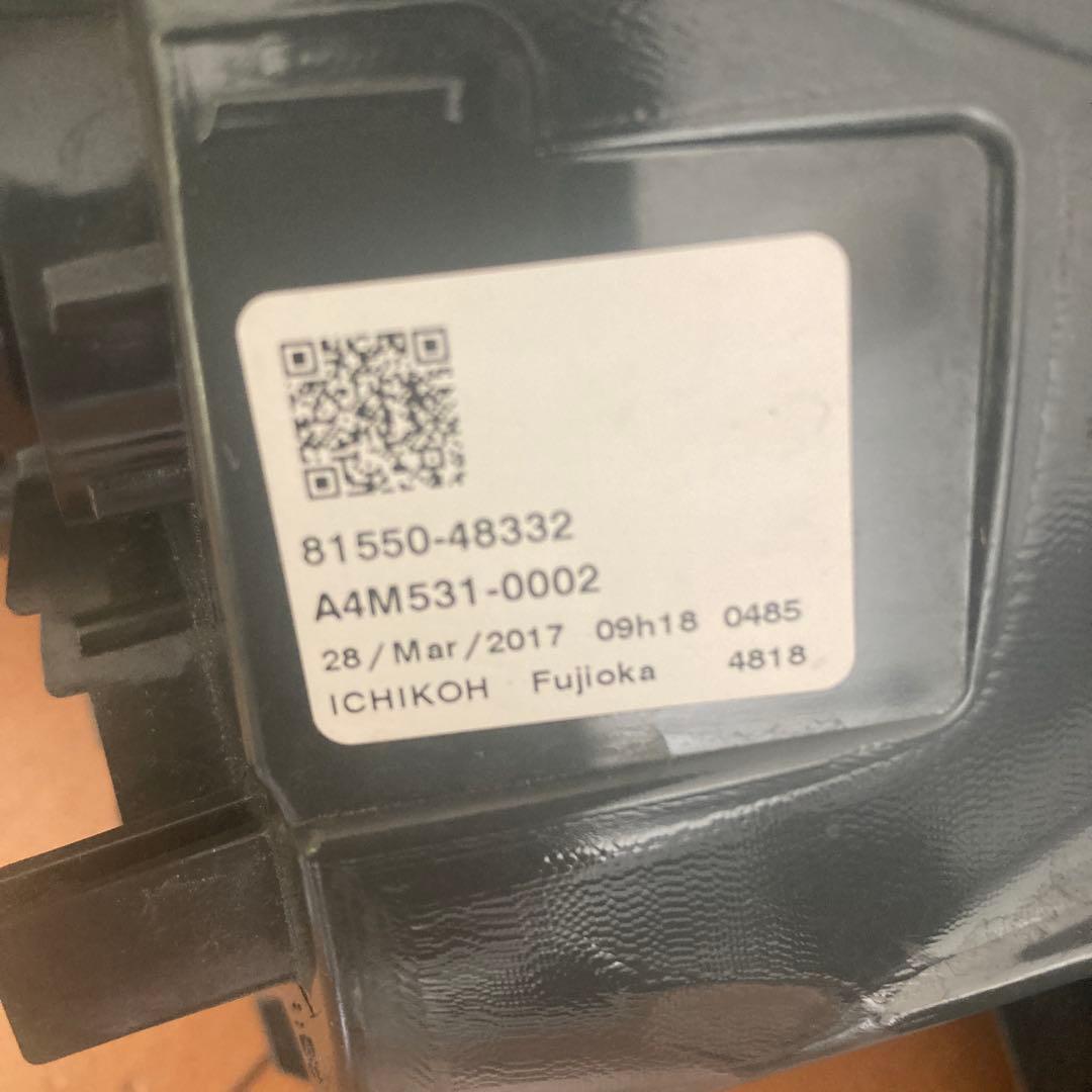 ハリアー AVU65W テールランプ右、左