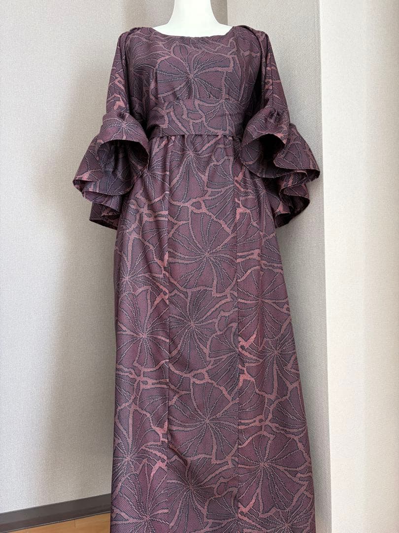 ★着物リメイク★　大島紬　フリル袖のゆったりワンピ　シックな大輪の花紋