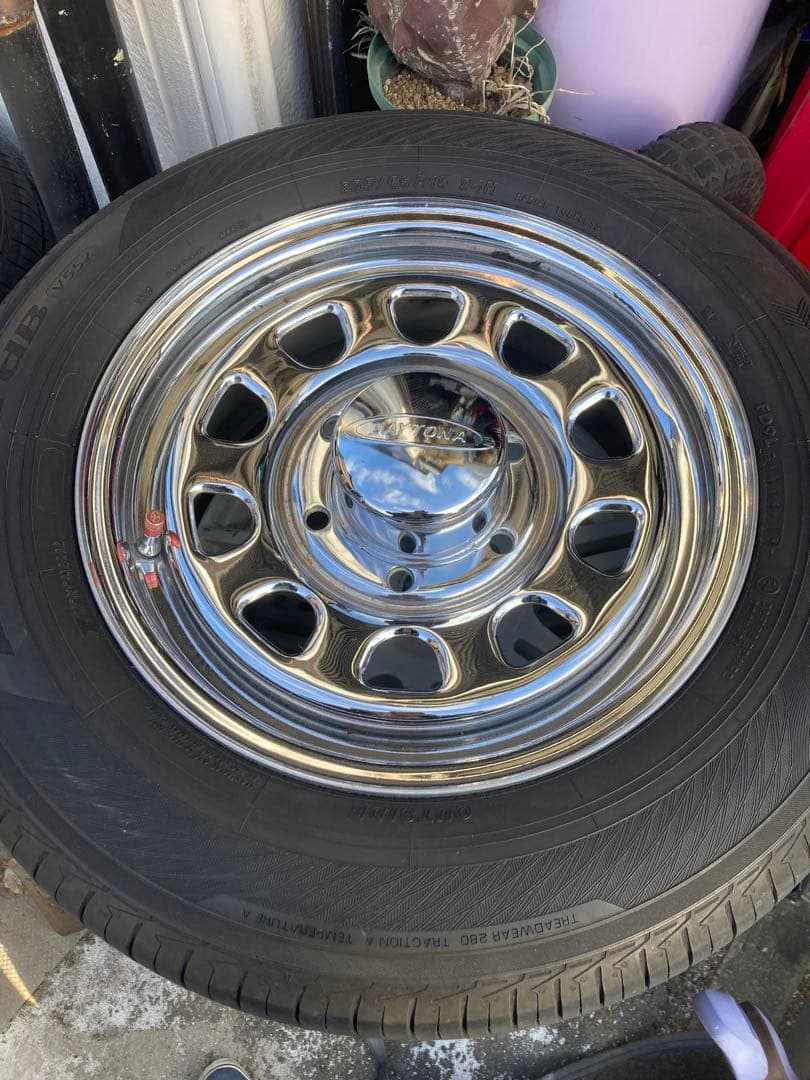 デイトナクローム15インチ　ADVAN dB タイヤ付き　ハイエースなどに