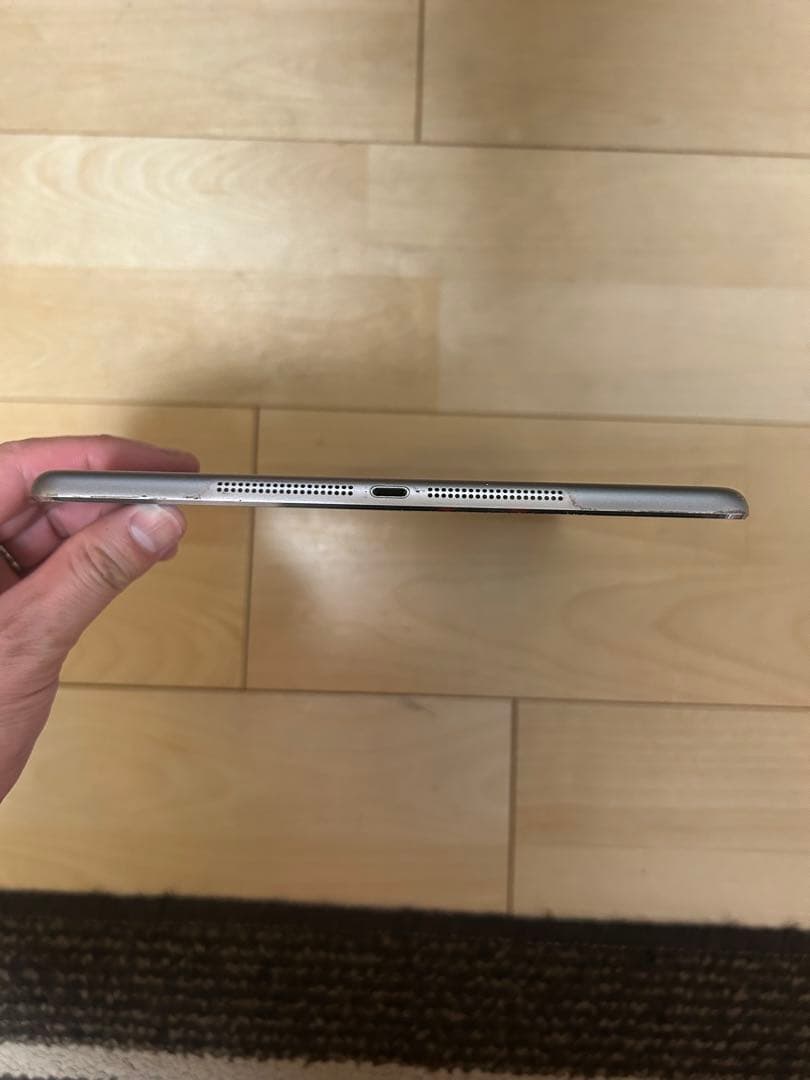 iPad Air 第1世代 64GB（Wi‑Fi）スペースグレー