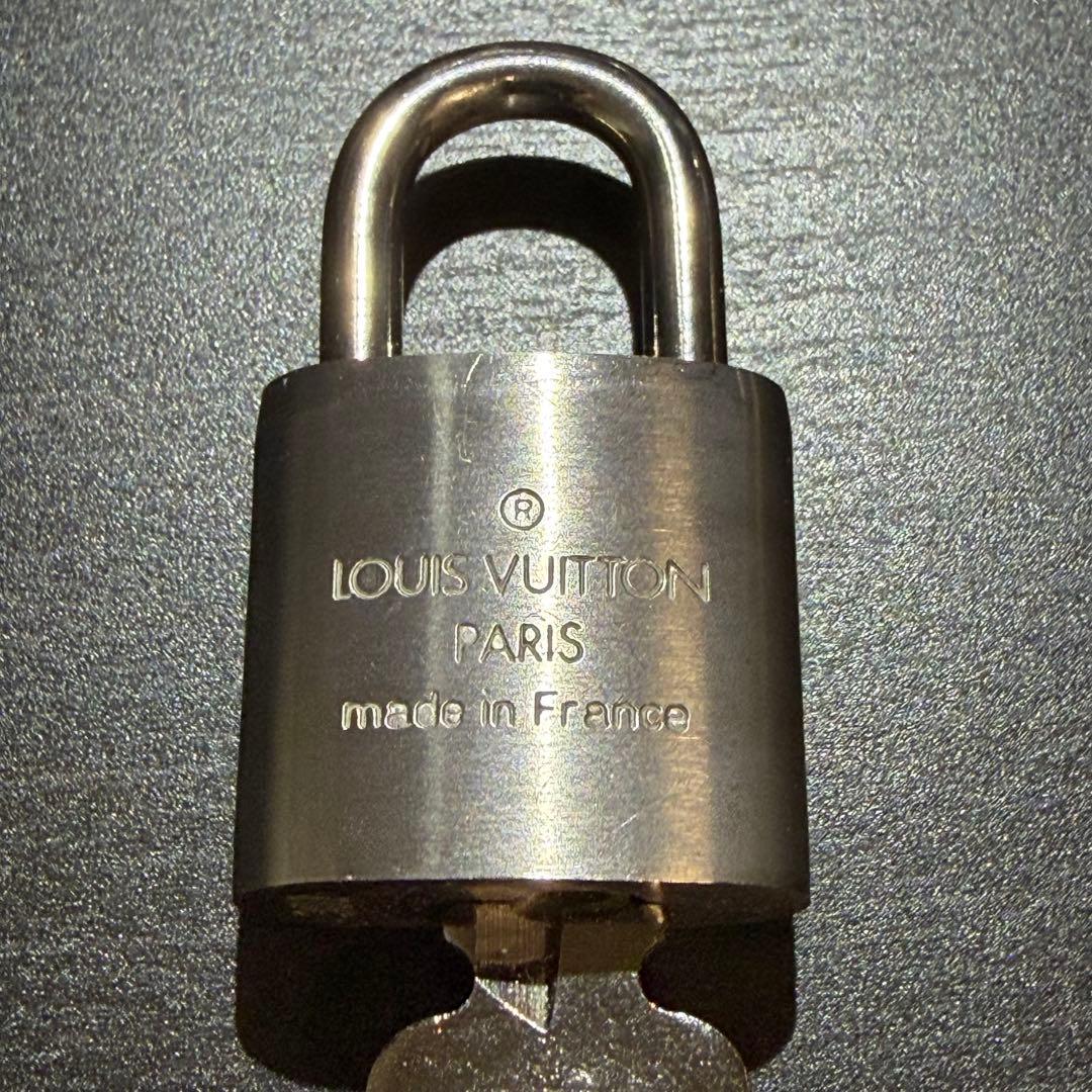 ルイヴィトン LV シルバー カデナ パドロック 南京錠 302番 サテン