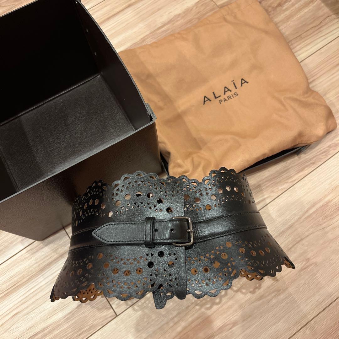 【美品】ALAIA コルセット　ベルト　VIENNEウェーブ ビスチェベルト65