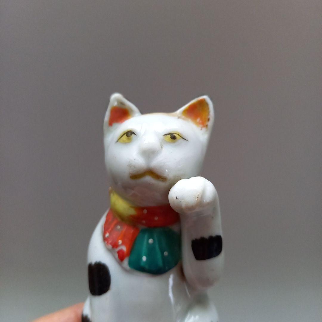 招き猫　磁器人形　猫の置物