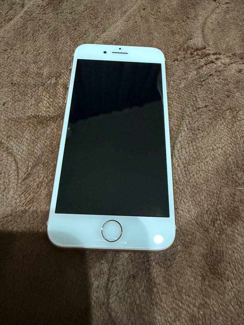 Apple iPhone8 ゴールド