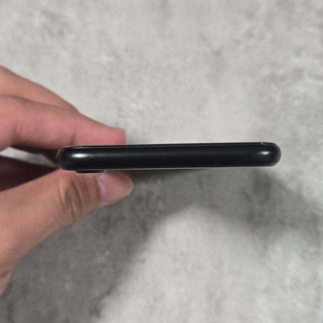 Apple iPhone SE2 ブラック　本体