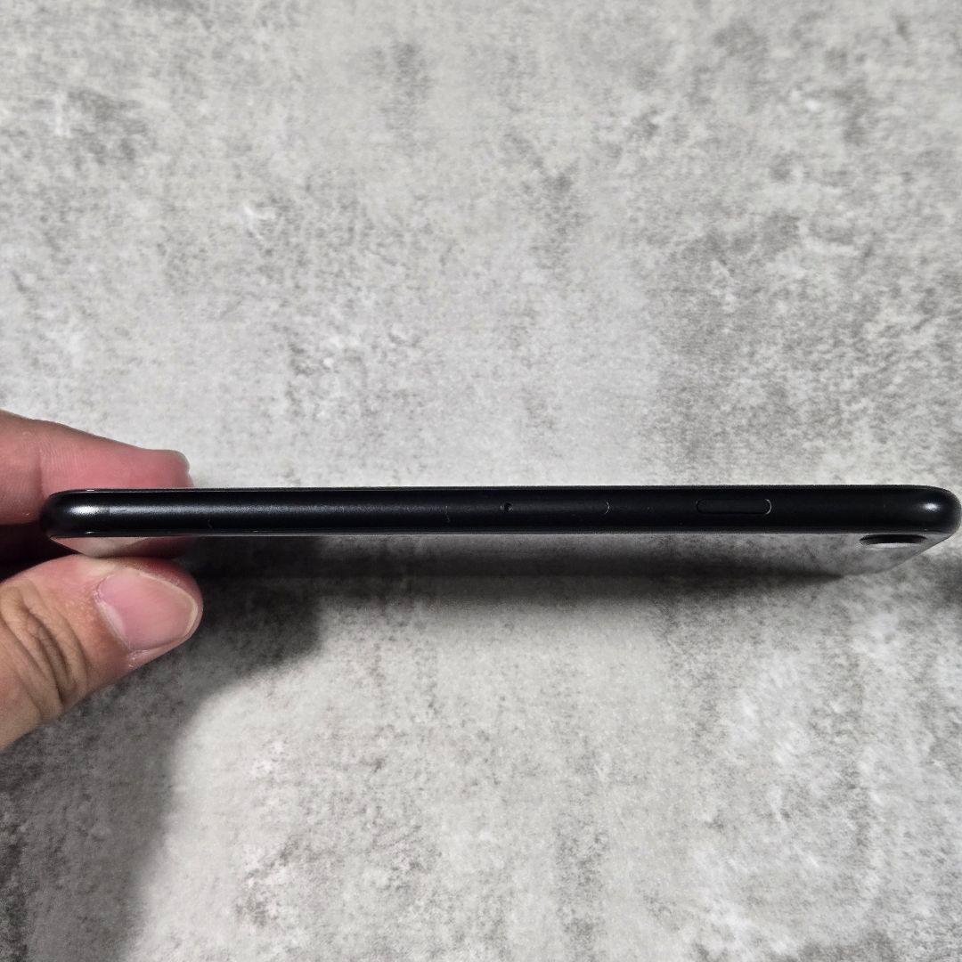 Apple iPhone SE2 ブラック　本体