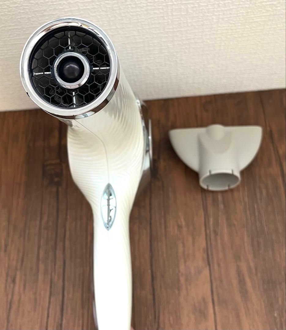 リファ　ビューティック　ドライヤー　大風量ホワイト　白 RE-AJ02A