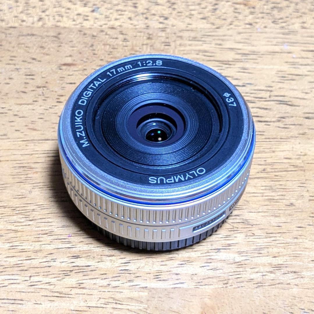 オリンパスM.ZUIKO DIGITA17mm f/2.8自動開閉キャップ付き
