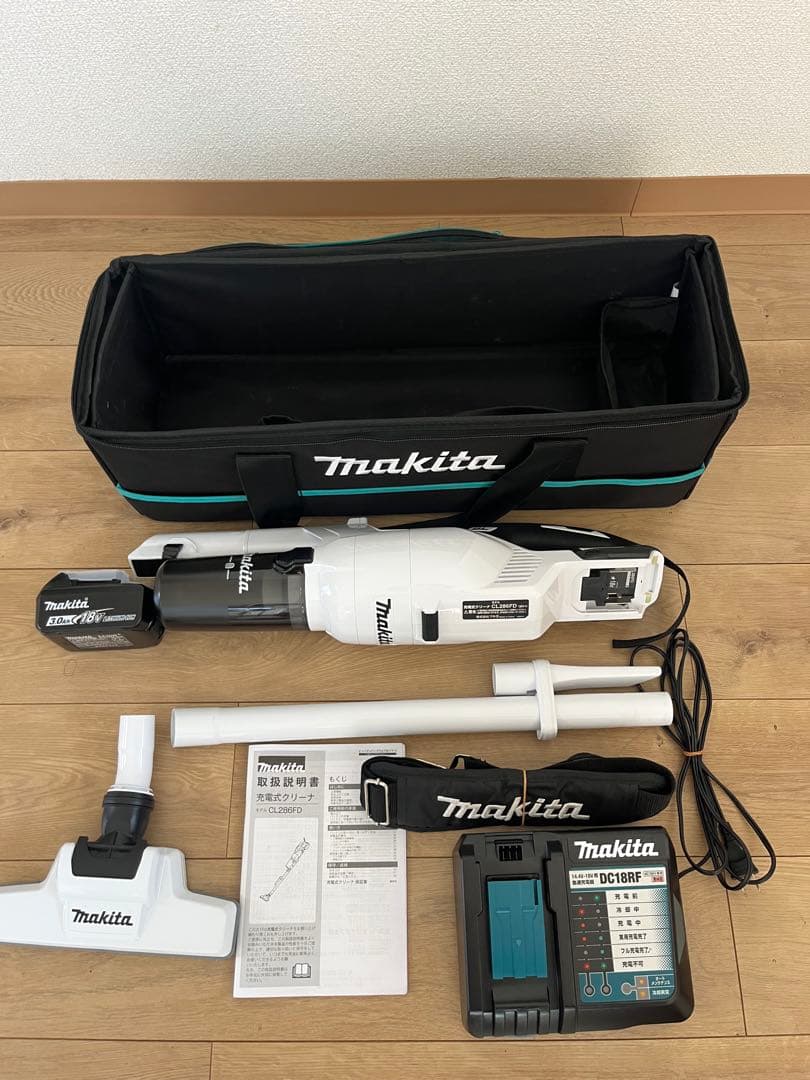 Makita マキタ　CL286FD 充電式クリーナー