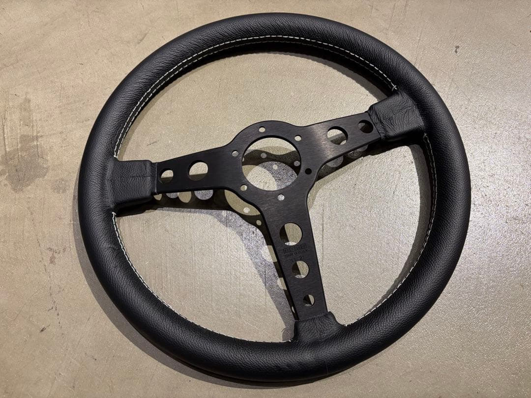 「attn」MOMO PROTOTIPO BLACK 370mm