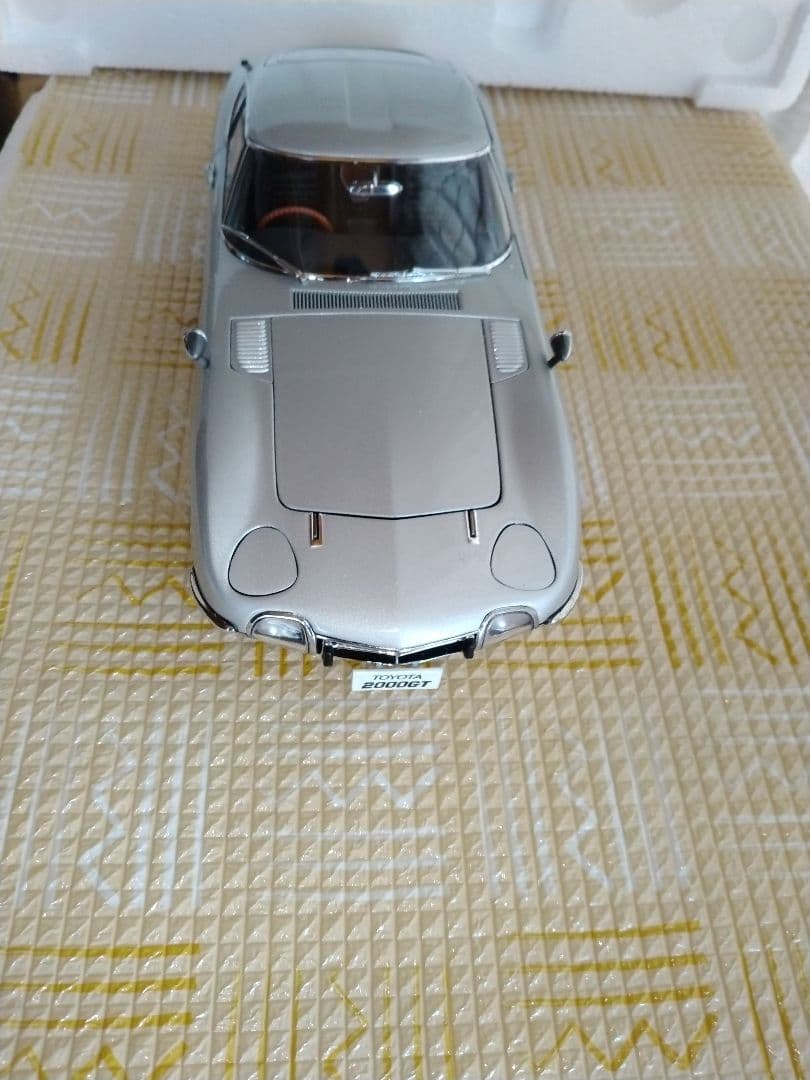 18/1 トヨタ2000GT シルバー塗装　美品