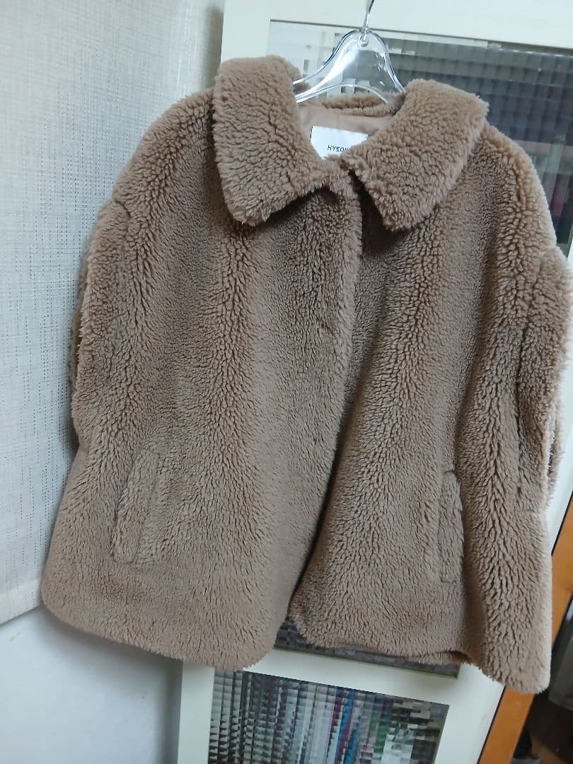 テディーカラーポンチョ　HYEON ヘヨン　テッドケープコート　テディ　ボア