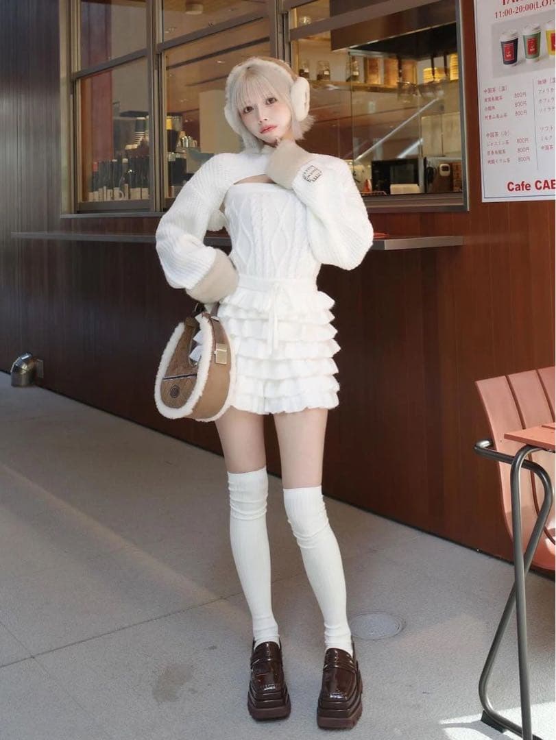 【新品タグ付き】Darich フリルニットコンビネゾン アイボリー F