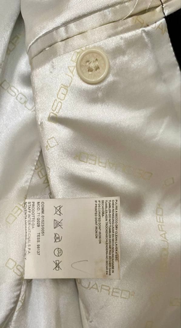 【DSQUARED2】秋冬の装い！黒ベルベット ジャケット レア