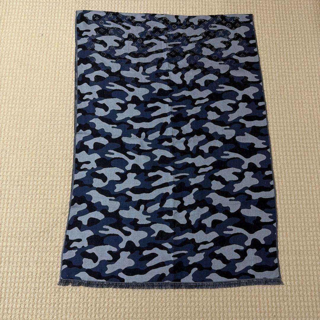 LOUIS VUITTON 迷彩柄リバーシブルストール 紺色