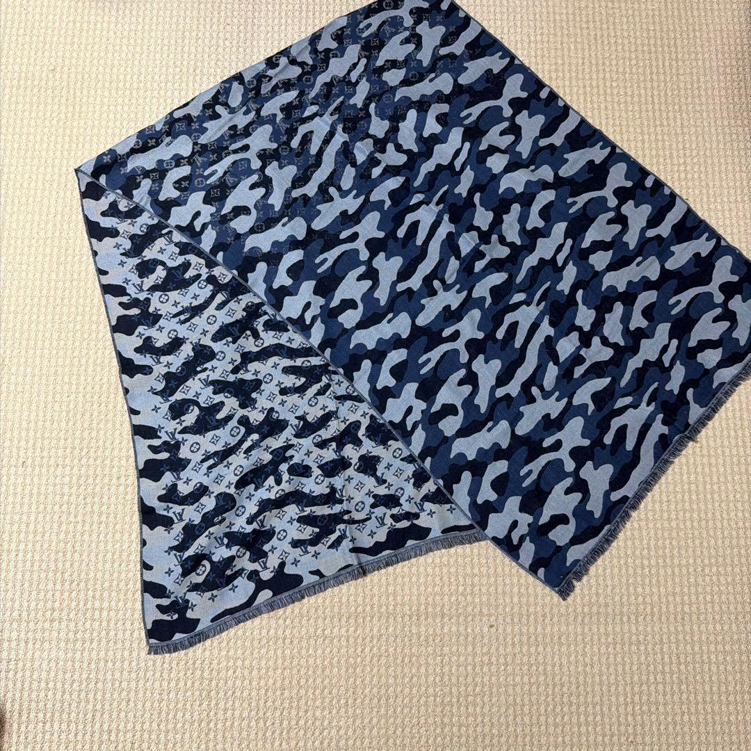 LOUIS VUITTON 迷彩柄リバーシブルストール 紺色