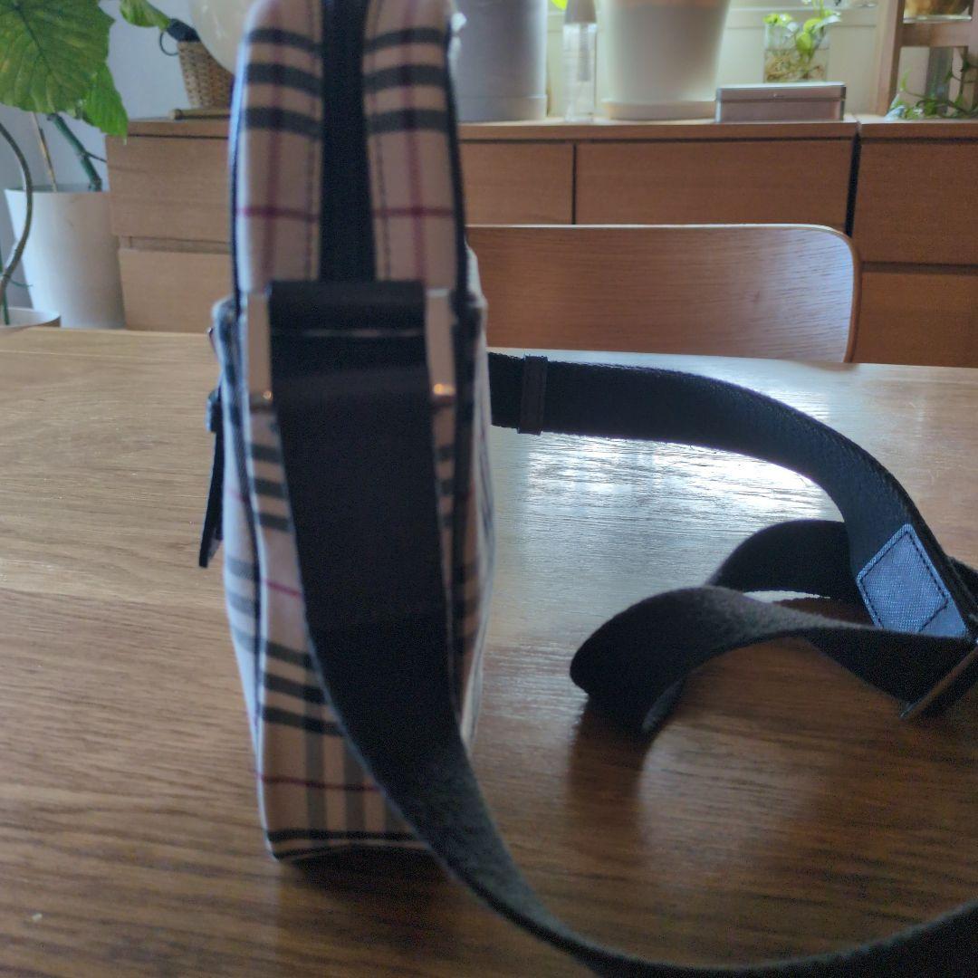 Burberry チェック柄ショルダーバッグ