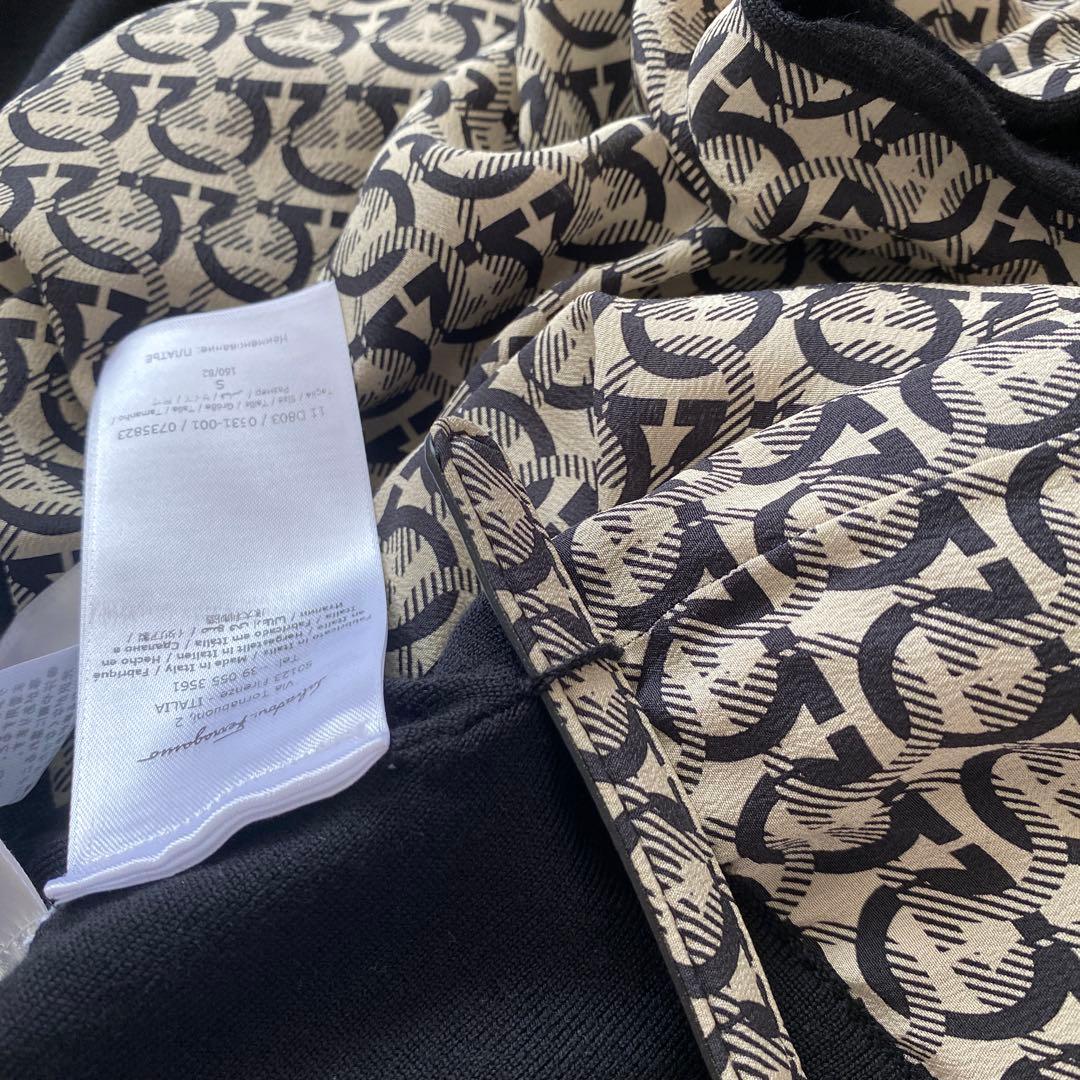 美品　フェラガモ ニットワンピース