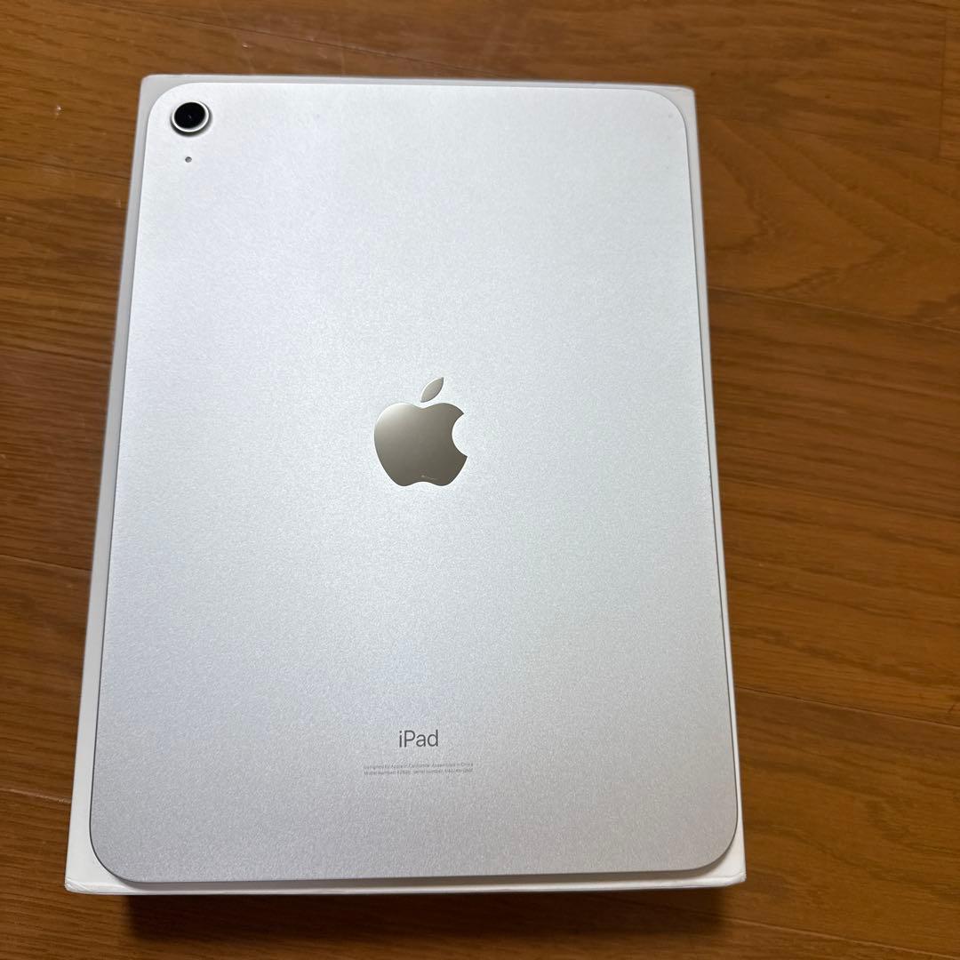 iPad 10(第10世代)Wi-Fi 64GB フィルム貼付済み 充電器付き