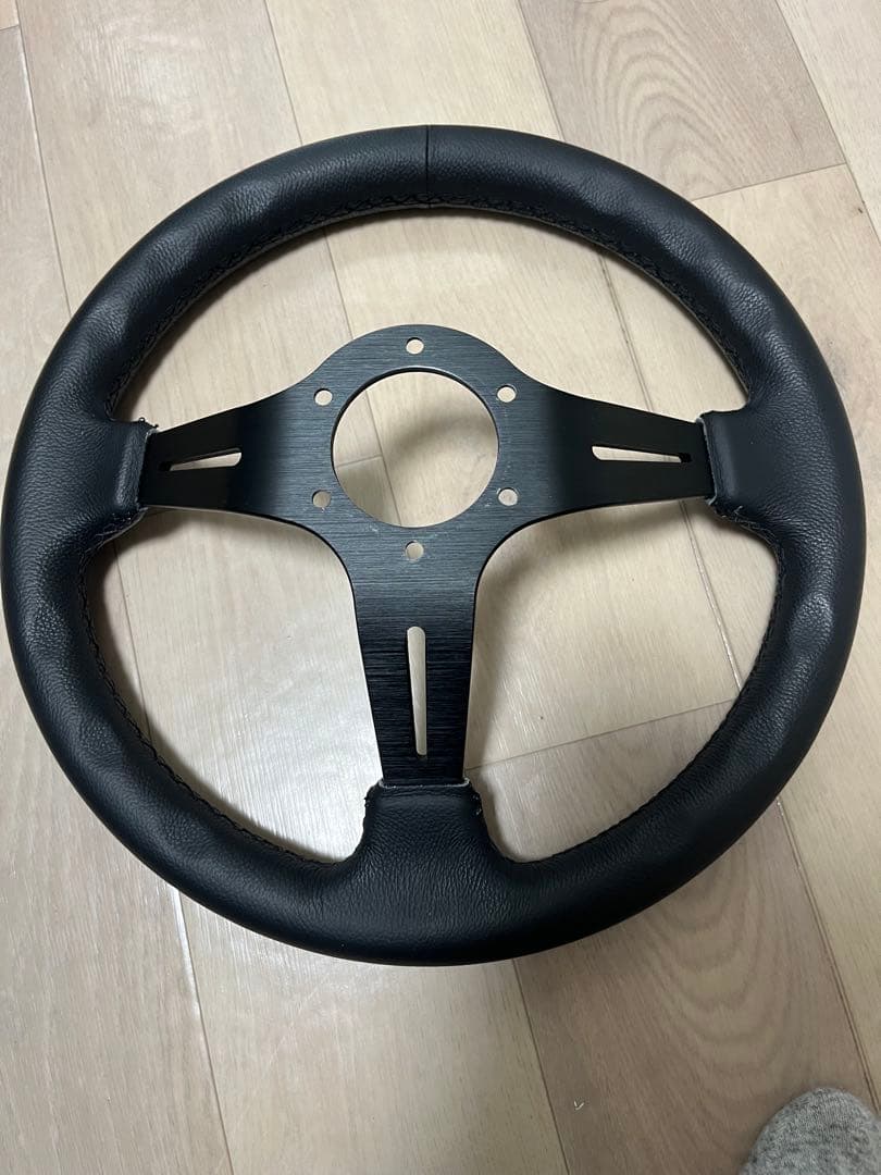 Renown ステアリング Chicane Dark