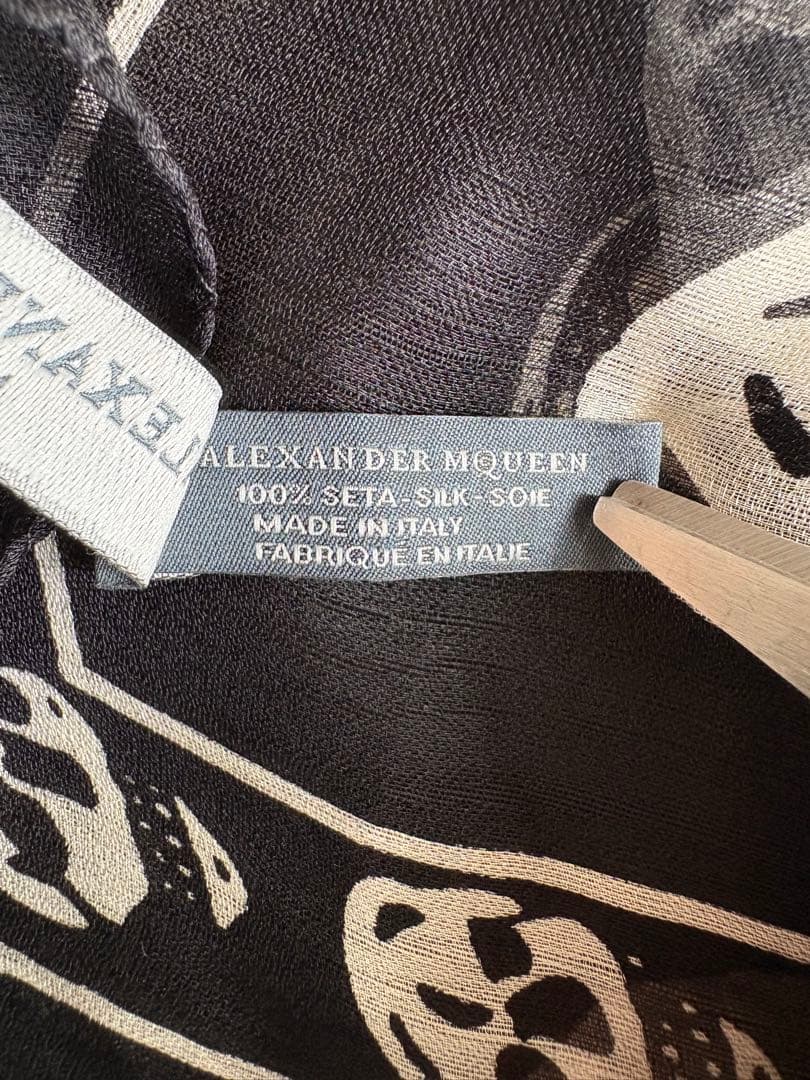 【美品】ALEXANDER McQUEEN スカル 大判スカーフ シルク100%