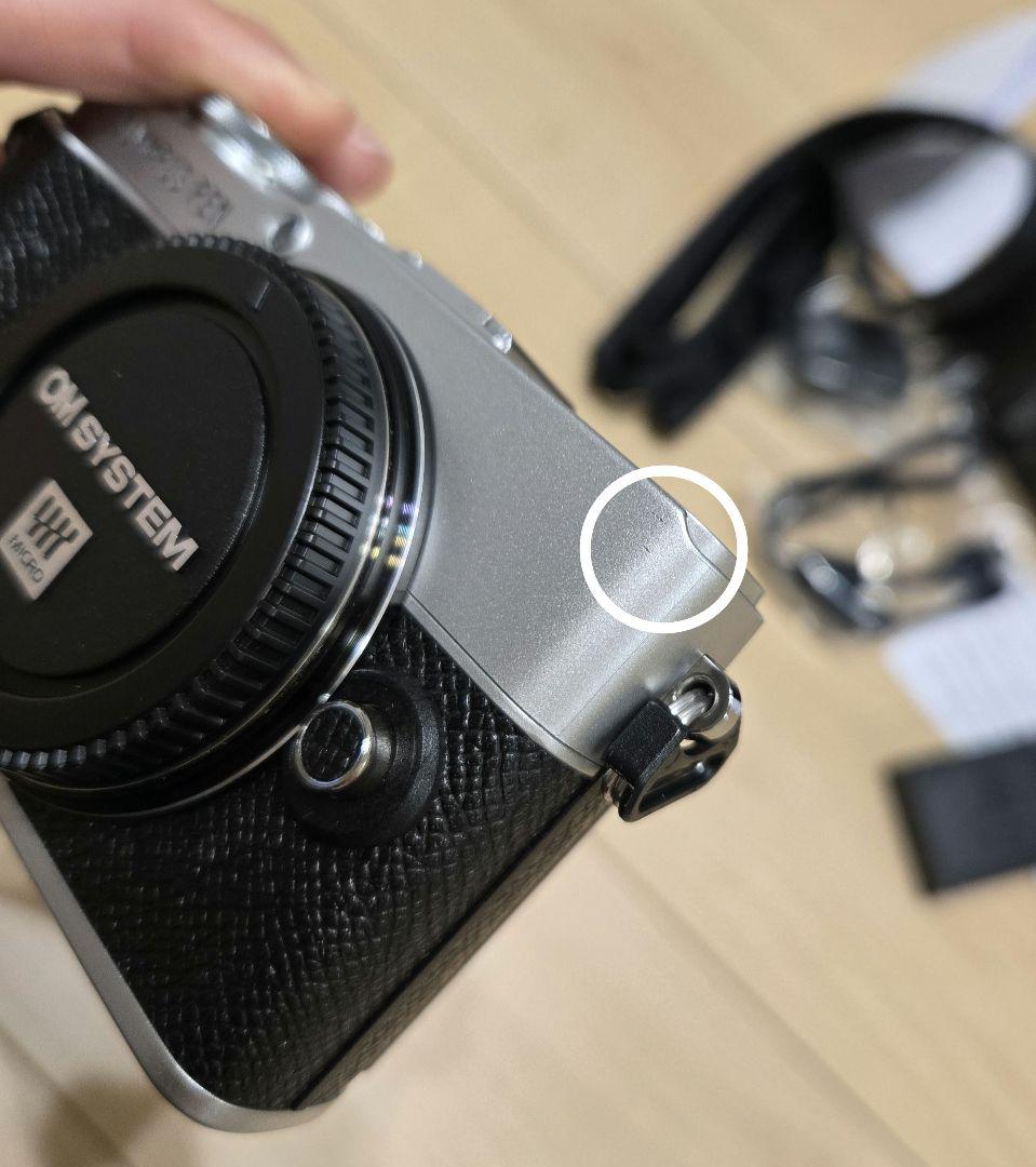 OLYMPUS　PEN オリンパス　E-P7 ボディシルバー