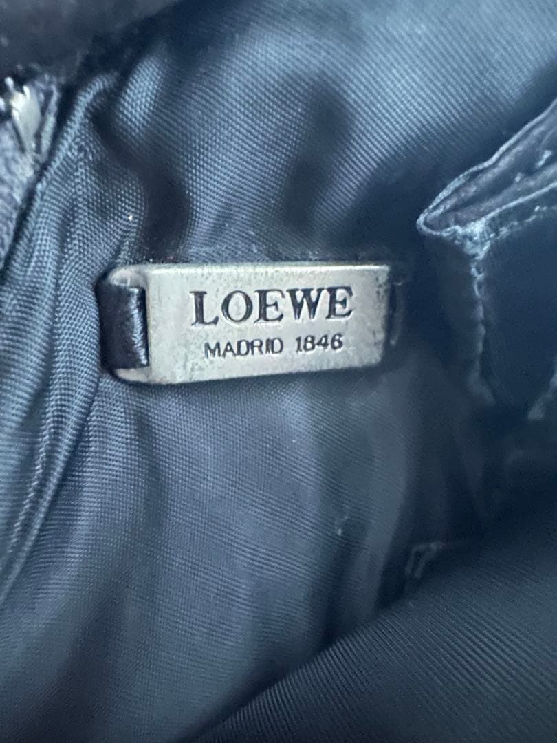お値引きしました！LOEWE スエード クラッチポーチ