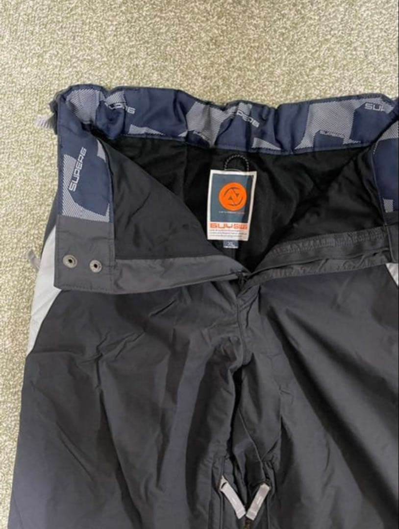 【値下げ】早い者勝ち！即購入可　スキーウェア　上下セット　ゼビオ　デサント