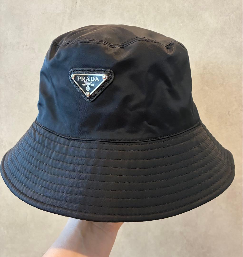 PRADA プラダ　ブラック バケットハット M 三角ロゴ