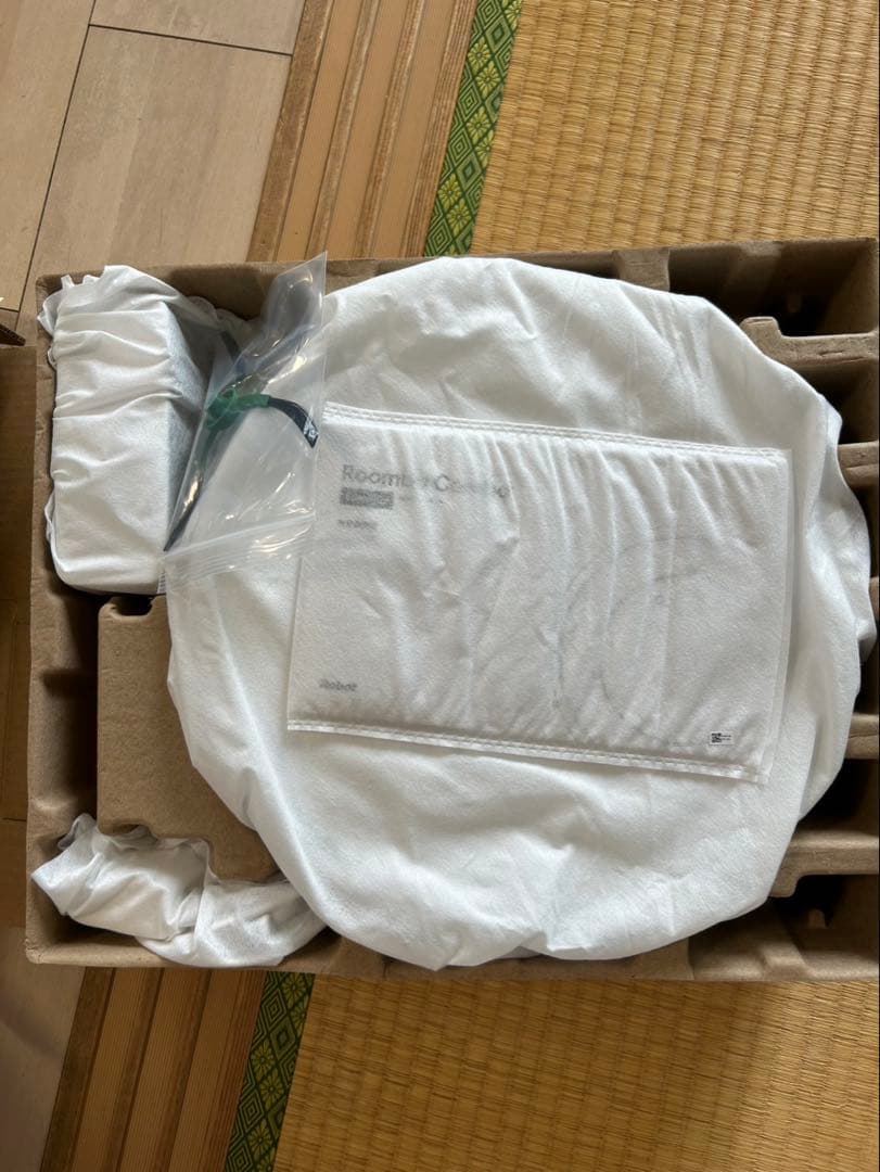 お嬢　アイロボットRoomba Combo Essential ルンバ