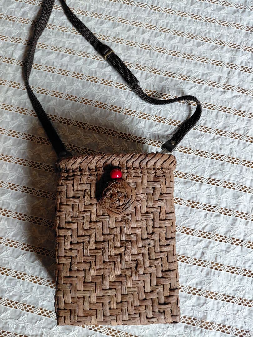 山葡萄　ポシェットバッグ　ショルダーバッグ