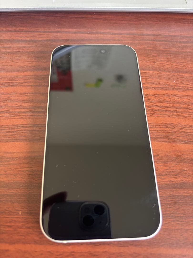 Apple iPhone 15 本体　イエロー　美品