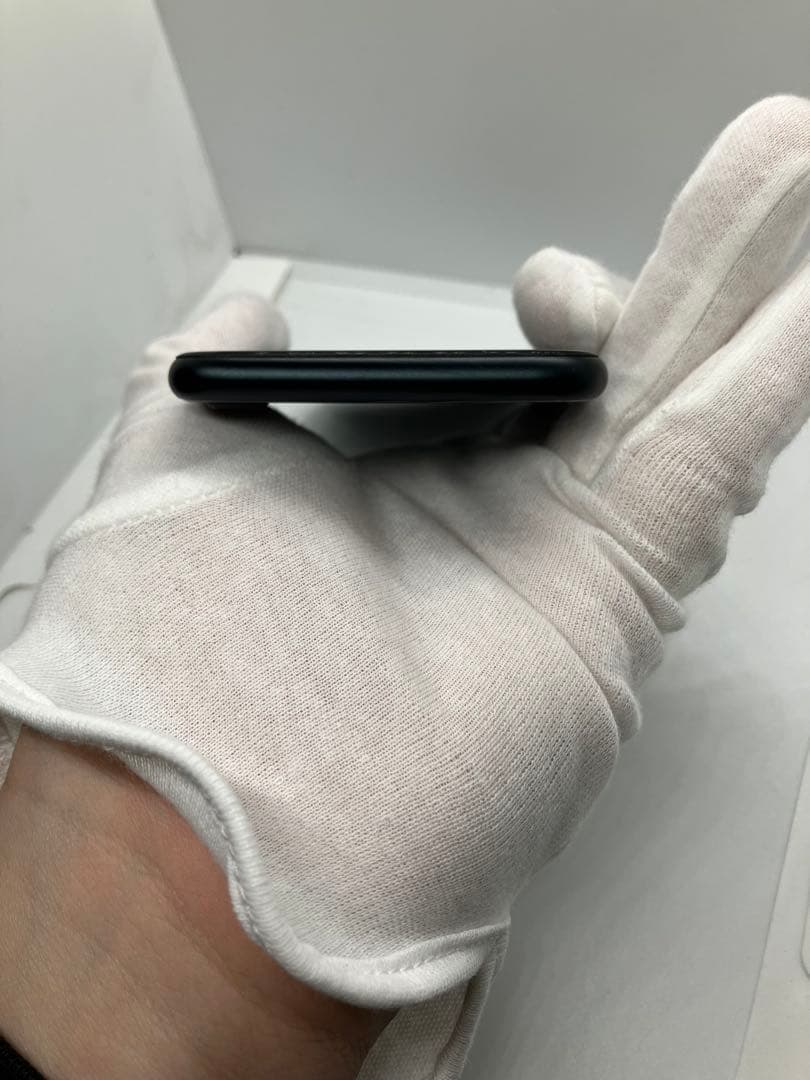 マ*ロ様 美品 バッテリー100% iPhone SE (第3世代) 64GB